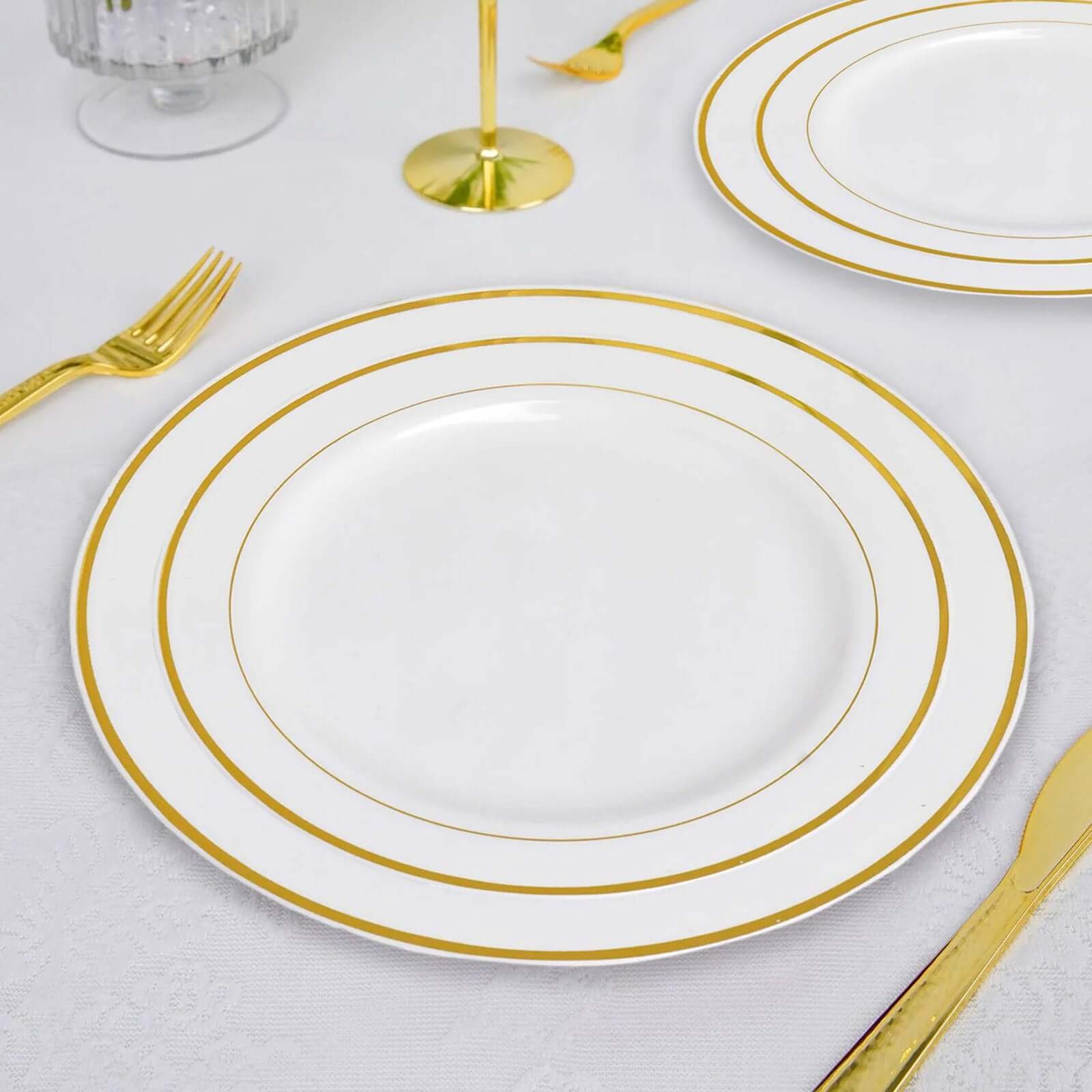 10-Pack Plastic Dessert Plates Ivory with TrÃ¨s Chic Gold Rim - Disposable Plates for Parties 8"