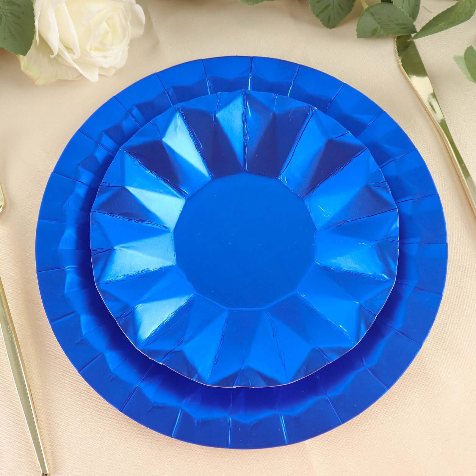 25 - Pack Paper 7" Round Dessert Plates in Royal Blue with Geometric Prism Rim - Disposable 400GSM Appetizer Salad Plates - Bell Racket Store