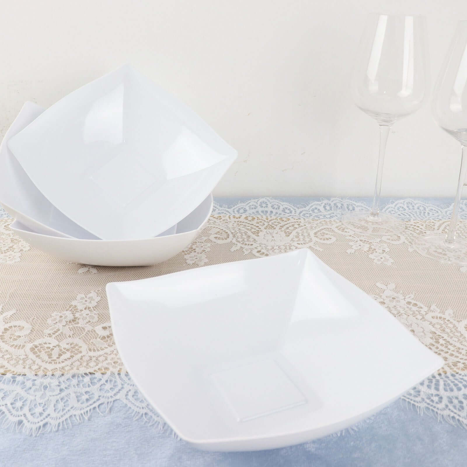 4-Pack Plastic Serving Bowls White Square - Lightweight Medium Disposable Dishes for Events 32oz