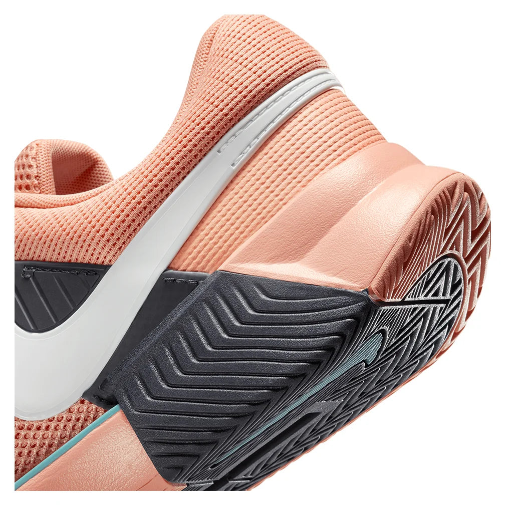 Men's Zoom GP Challenge 1 Tennis Shoes Apricot Agate and White