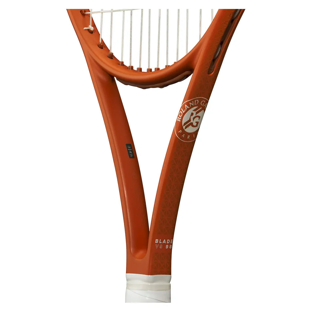 Blade 98 V9.0 16X19 RG 2025 Tennis Racquet
