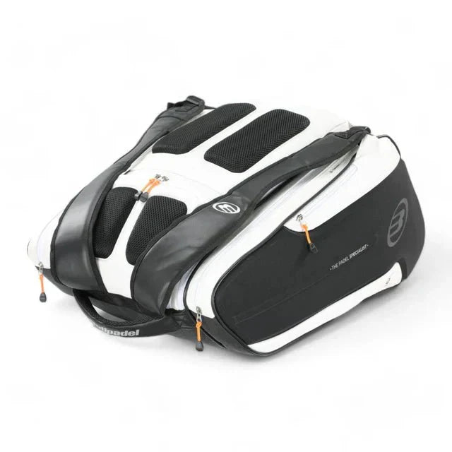 BULLPADEL HACK White Blck 2025 PAQUITO NAVARRO Padel Bag Padel Bag Bullpadel