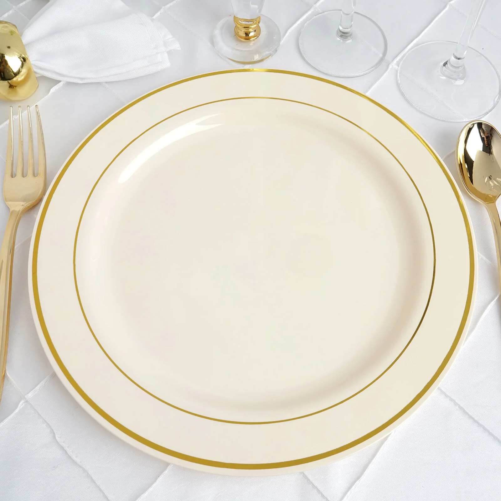 10-Pack Plastic Dinner Plates Ivory with TrÃ¨s Chic Gold Rim - Disposable Party Plates for Gatherings 10"